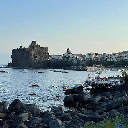 Apartment Lorenzo's House Centre - Comfortable Large With 2 Bedrooms And 2 Baths, Close To Trains, Metro And Bus Station Catania