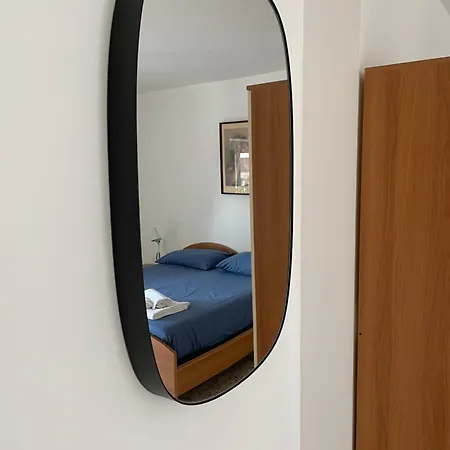 Lorenzo's House Centre - Comfortable Large With 2 Bedrooms And 2 Baths, Close To Trains, Metro And Bus Station Apartment Catania