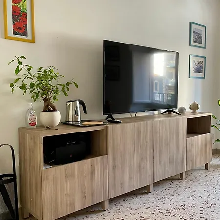 Apartment Lorenzo's House Centre - Comfortable Large With 2 Bedrooms And 2 Baths, Close To Trains, Metro And Bus Station Catania