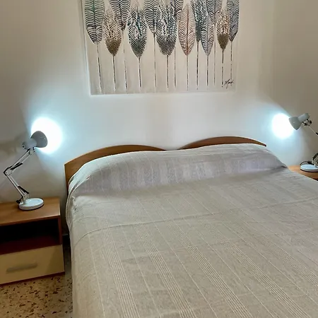 Lorenzo's House Centre - Comfortable Large With 2 Bedrooms And 2 Baths, Close To Trains, Metro And Bus Station * Catania