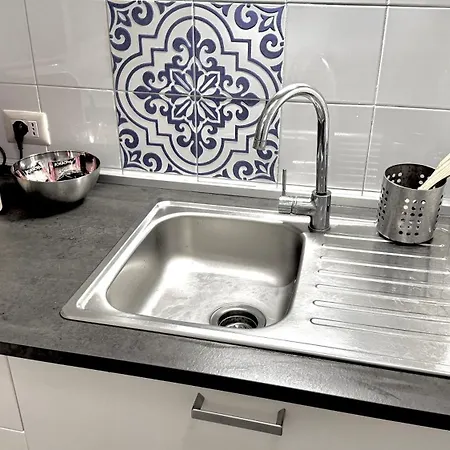 Lorenzo's House - Comfortable Flat In The Centre شقة